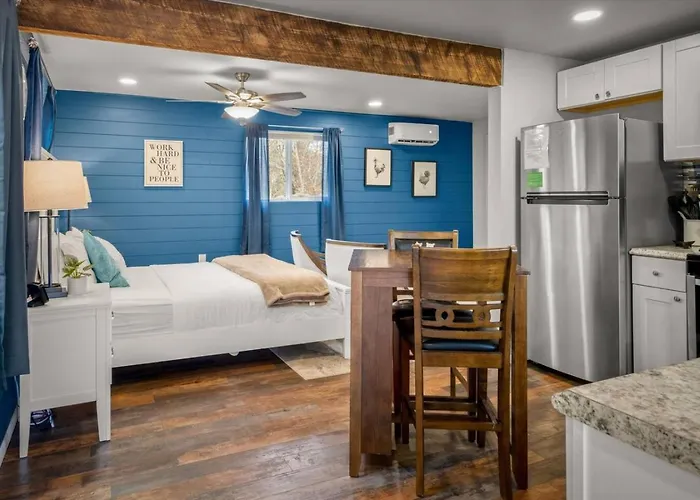 16 Creekside Retreat *