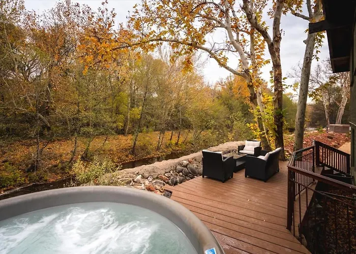 16 Creekside Retreat Holiday home