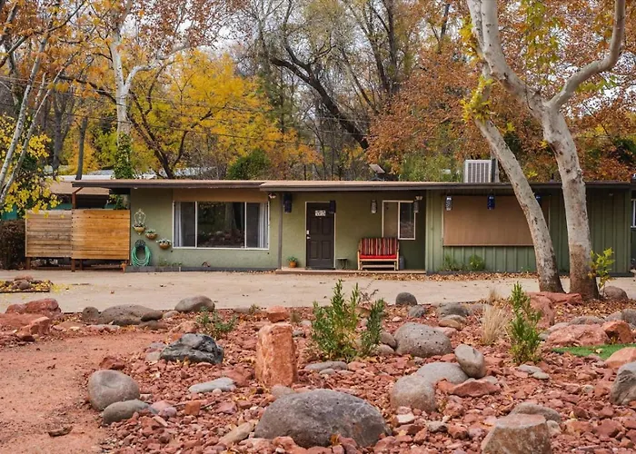 16 Creekside Retreat